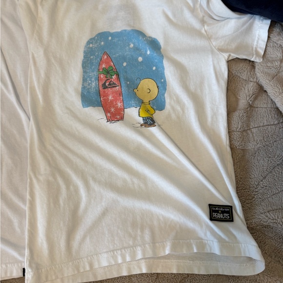 QuickSilver Charlie Brown, Christmas, boys, youth, medium white T-shirt - Picture 2 of 9